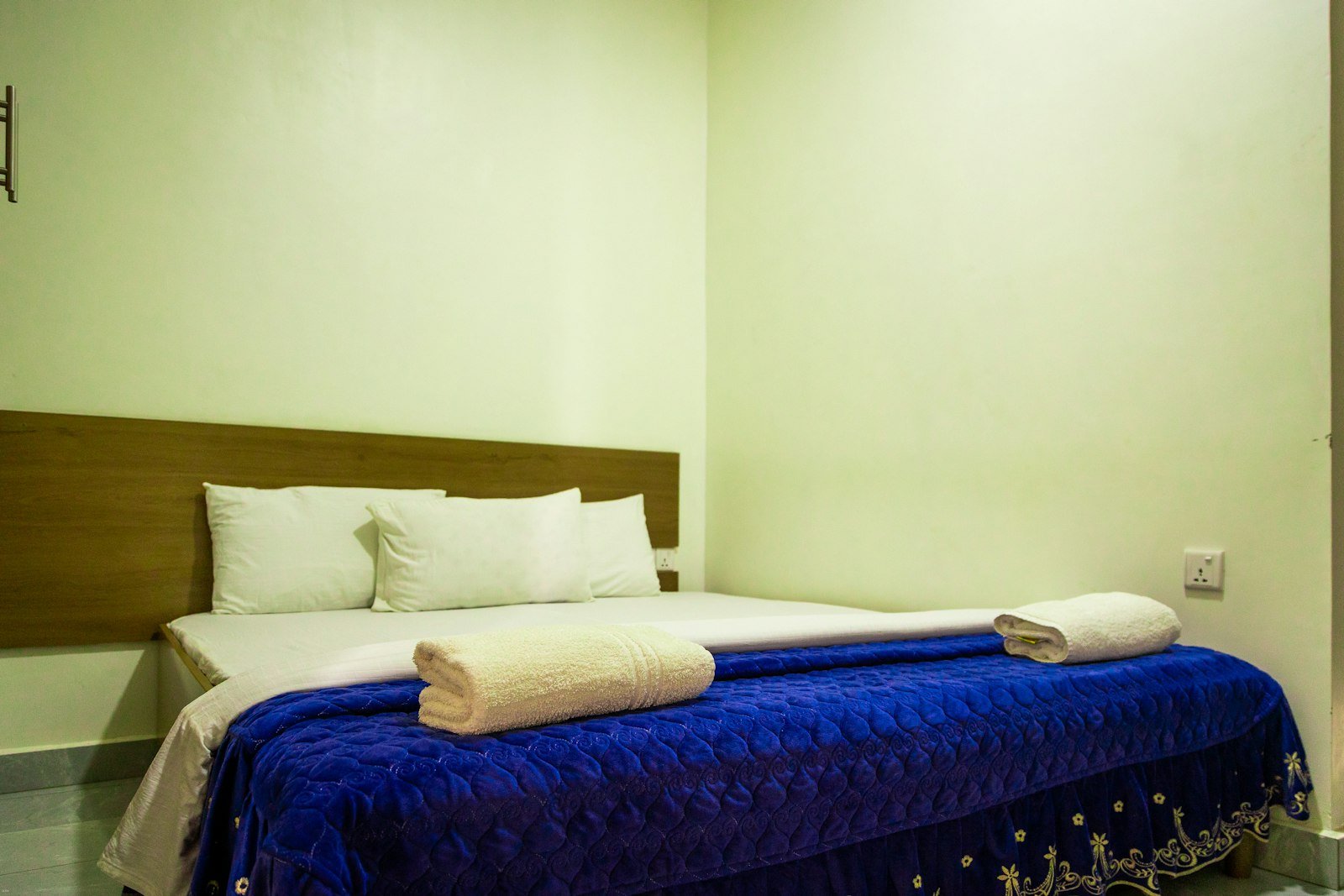 Clean and practical economy hotel room